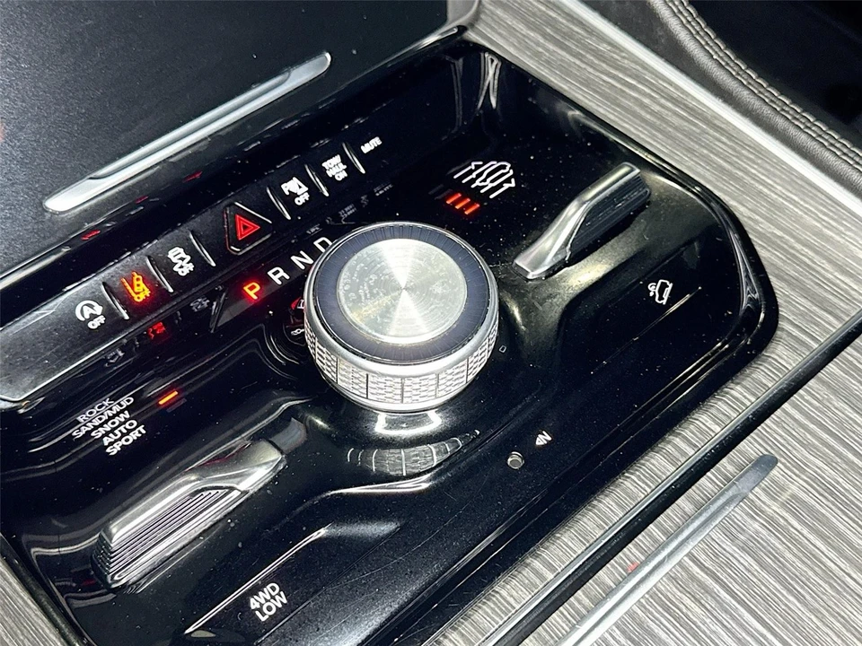 2023 Jeep WS Wagoneer - Image 13 of 31