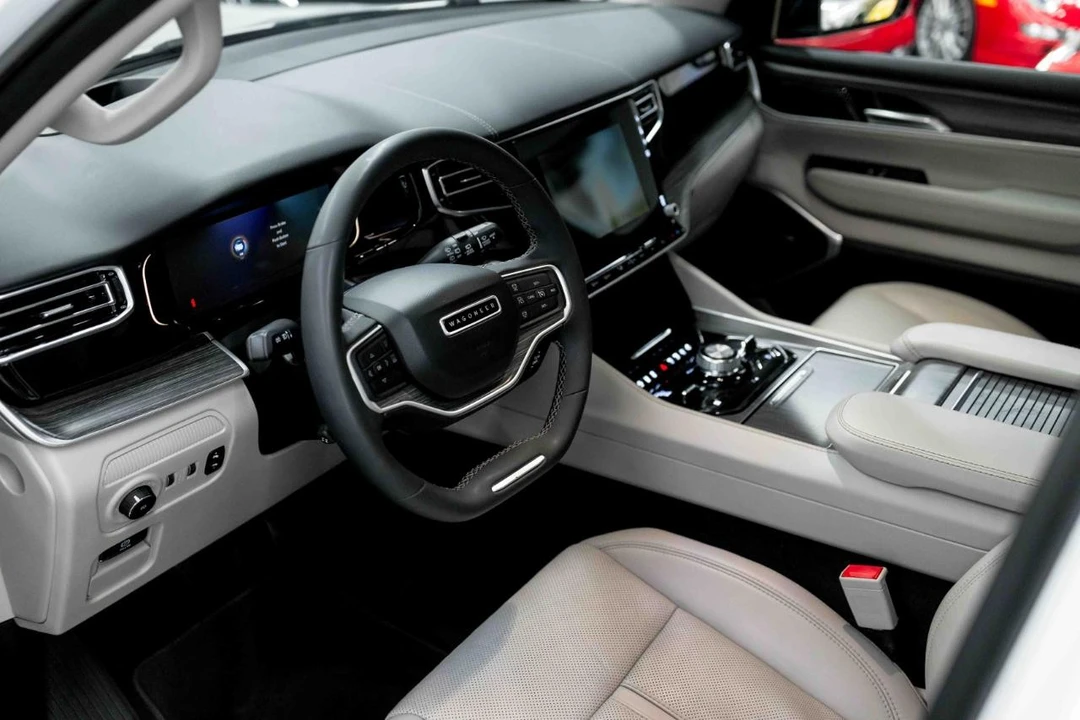 2023 Jeep WS Wagoneer - Image 2 of 31
