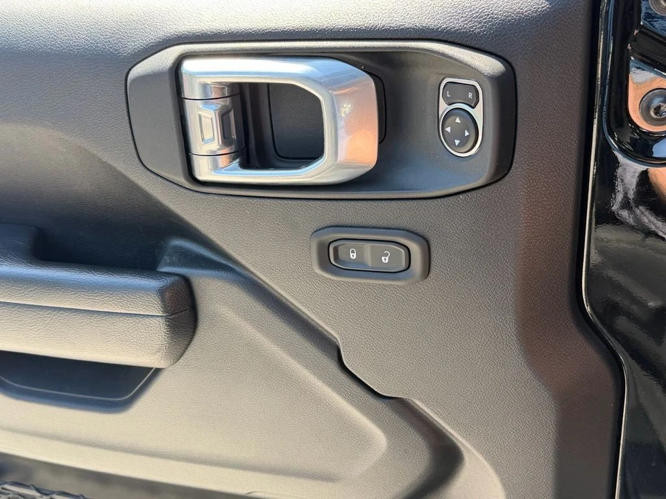 2023 Jeep JL Wrangler - Image 26 of 27