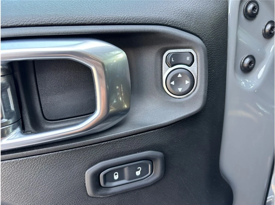 2023 Jeep JL Wrangler - Image 19 of 21