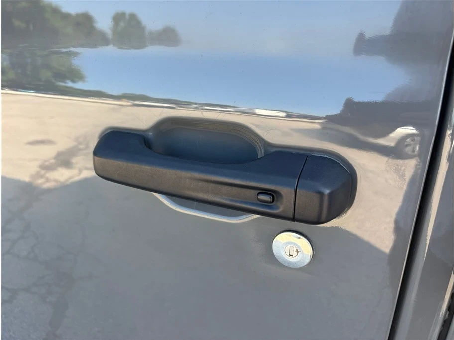 2023 Jeep JL Wrangler - Image 16 of 21