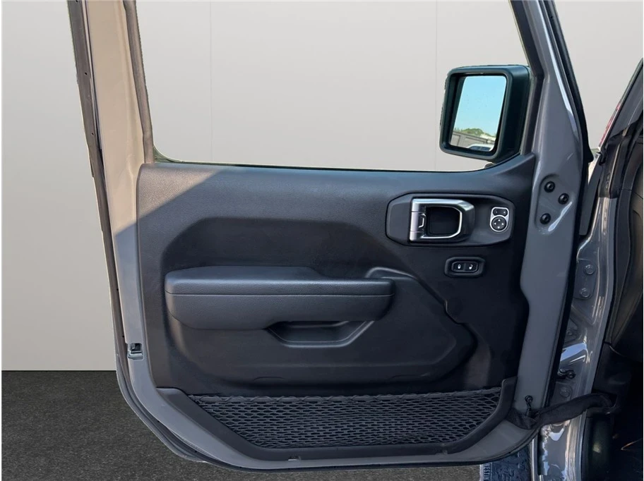 2023 Jeep JL Wrangler - Image 18 of 21