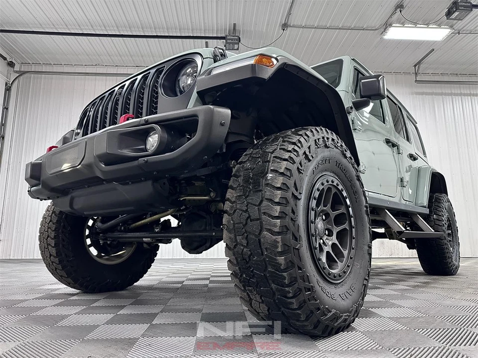 2023 Jeep JL Wrangler - Image 13 of 31