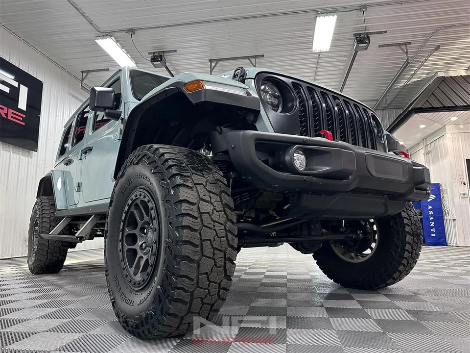 2023 Jeep JL Wrangler - Image 15 of 31