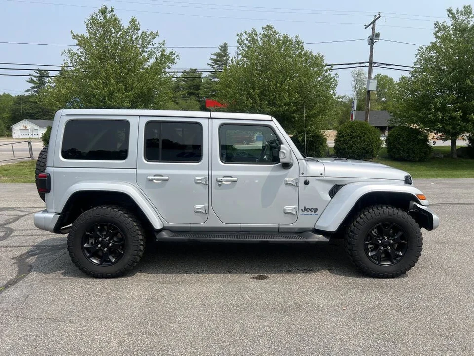 2023 Jeep JL Wrangler - Image 2 of 12