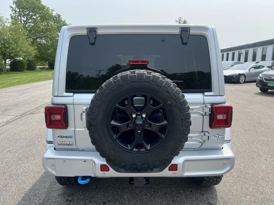2023 Jeep JL Wrangler - Image 4 of 12