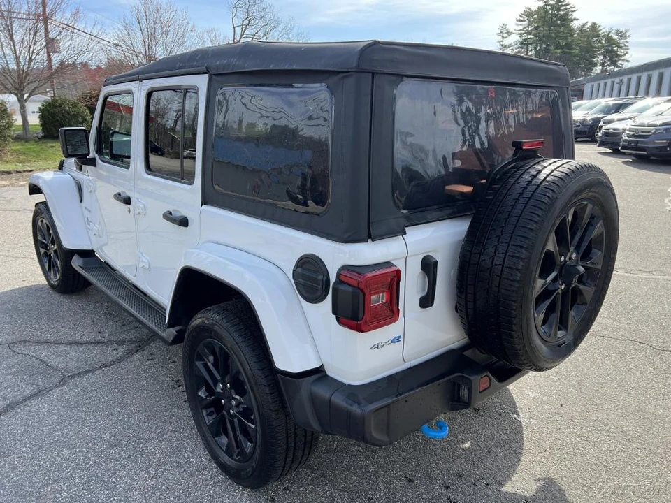 2023 Jeep JL Wrangler - Image 8 of 12