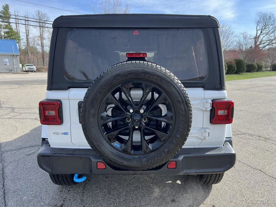 2023 Jeep JL Wrangler - Image 4 of 12