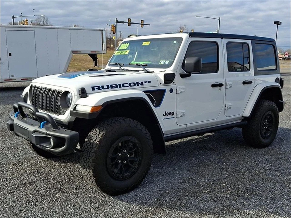 2023 Jeep JL Wrangler - Image 2 of 30