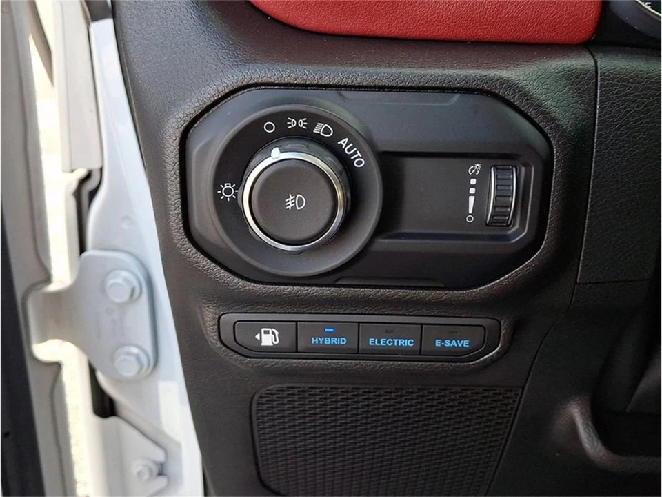 2023 Jeep JL Wrangler - Image 19 of 30