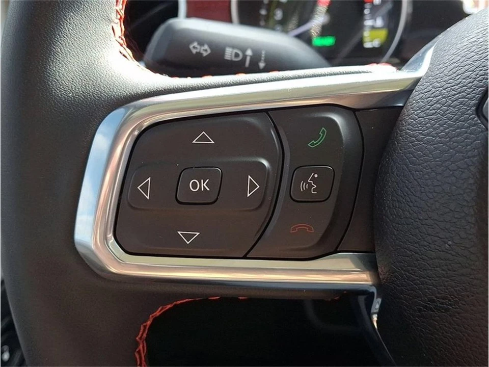 2023 Jeep JL Wrangler - Image 17 of 30