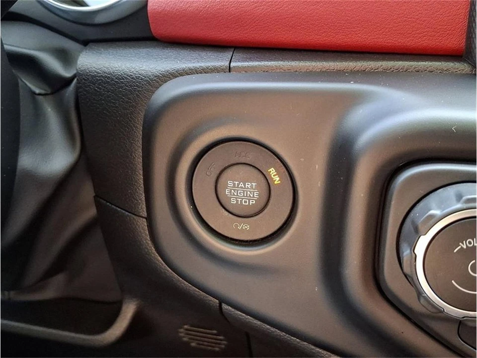 2023 Jeep JL Wrangler - Image 24 of 30