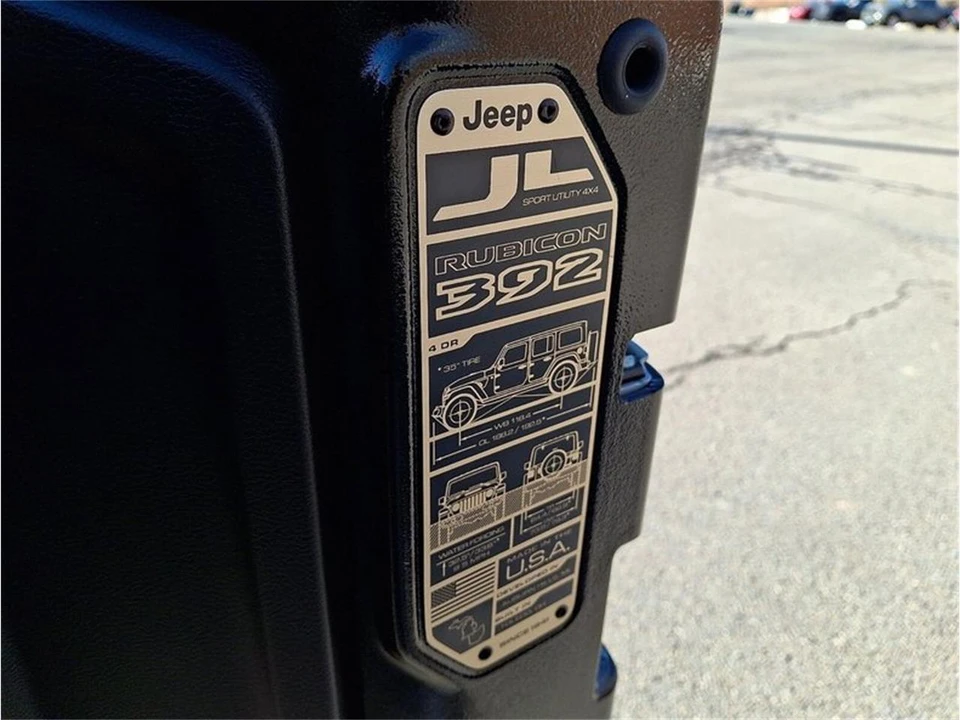 2023 Jeep JL Wrangler - Image 15 of 31