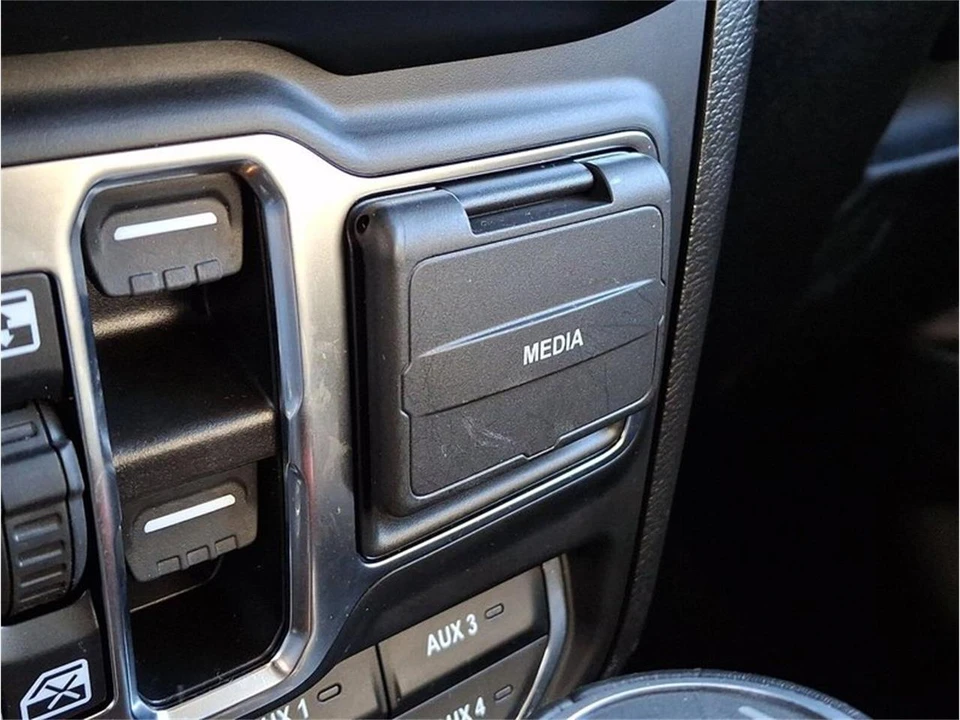 2023 Jeep JL Wrangler - Image 20 of 31