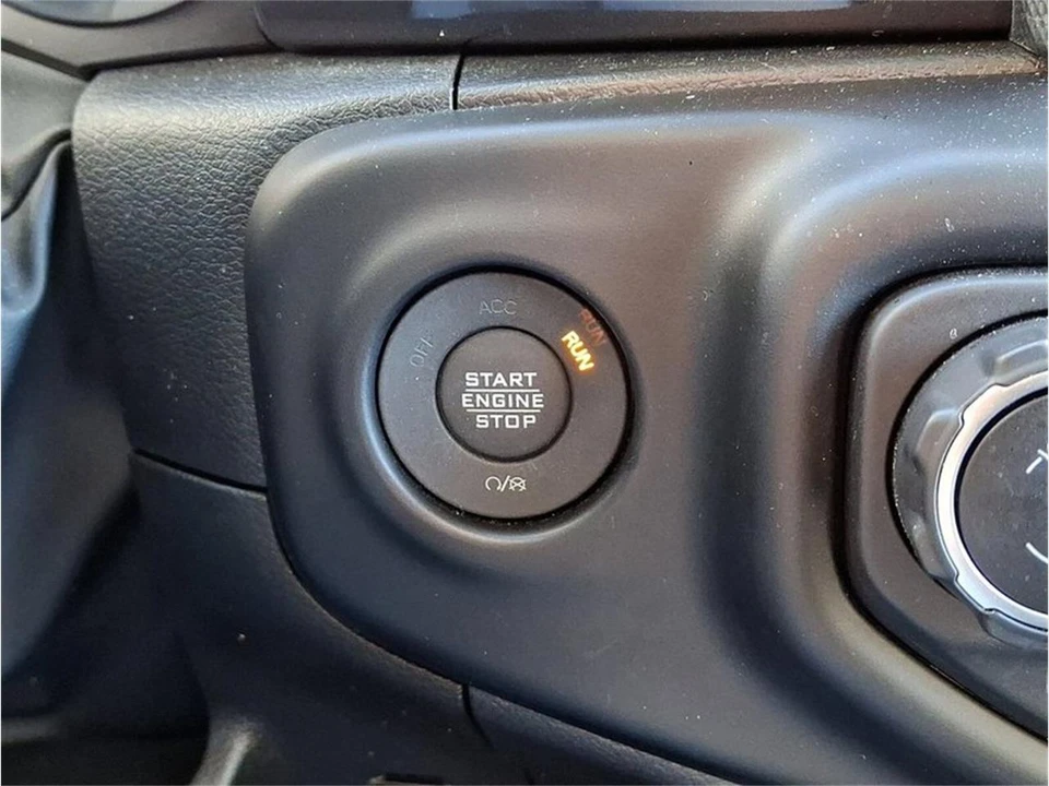 2023 Jeep JL Wrangler - Image 19 of 31
