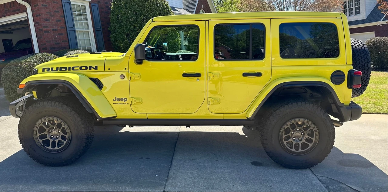 2023 Jeep JL Wrangler - Image 6 of 9