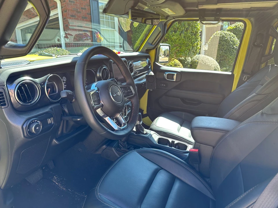 2023 Jeep JL Wrangler - Image 8 of 9