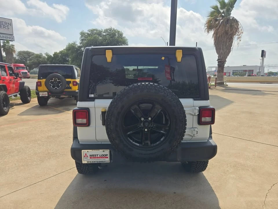 2023 Jeep JL Wrangler - Image 3 of 20