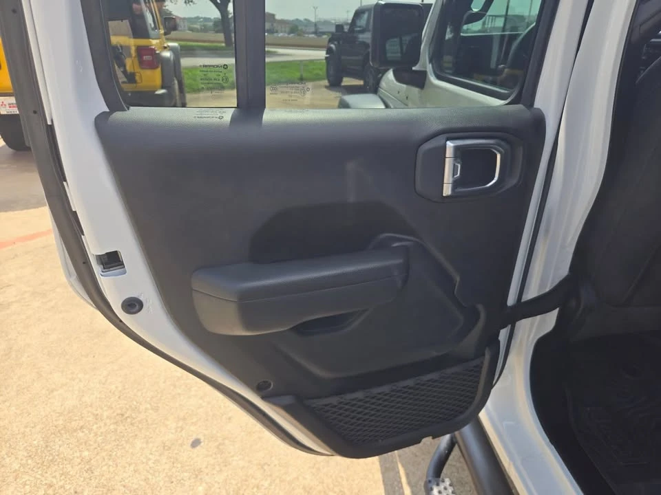 2023 Jeep JL Wrangler - Image 13 of 20