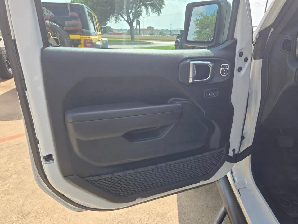 2023 Jeep JL Wrangler - Image 11 of 20