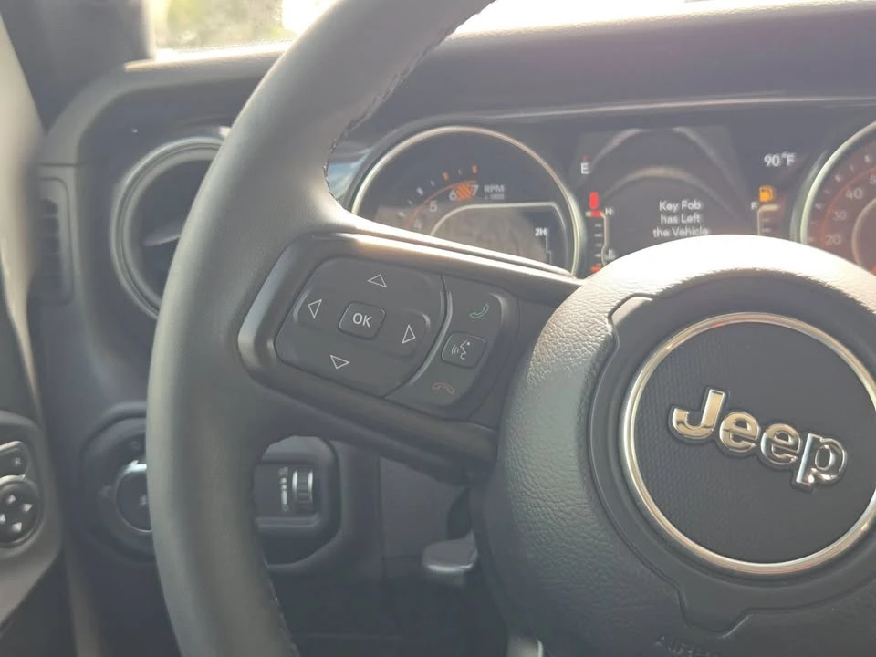 2023 Jeep JL Wrangler - Image 18 of 20