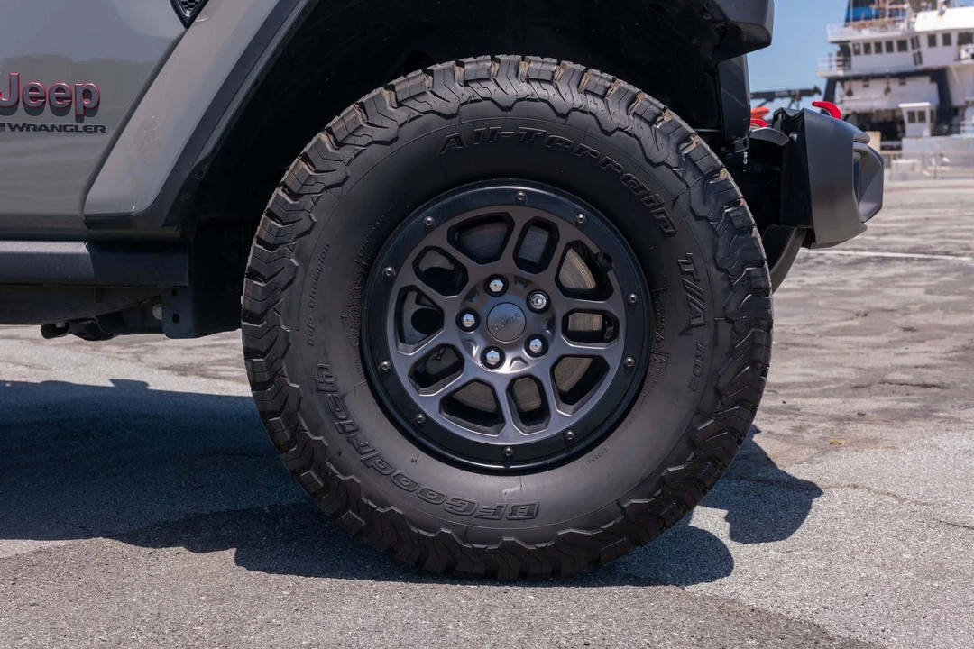 2023 Jeep JL Wrangler - Image 12 of 31