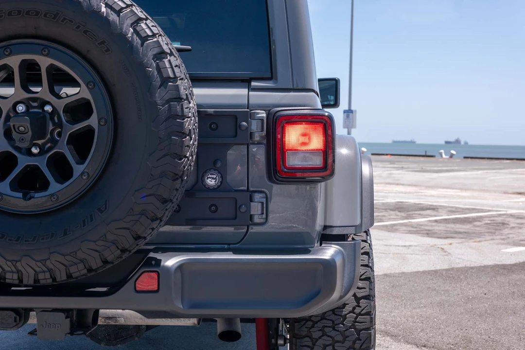 2023 Jeep JL Wrangler - Image 14 of 31
