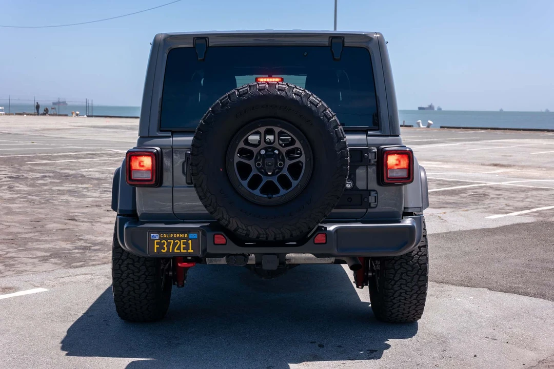2023 Jeep JL Wrangler - Image 18 of 31