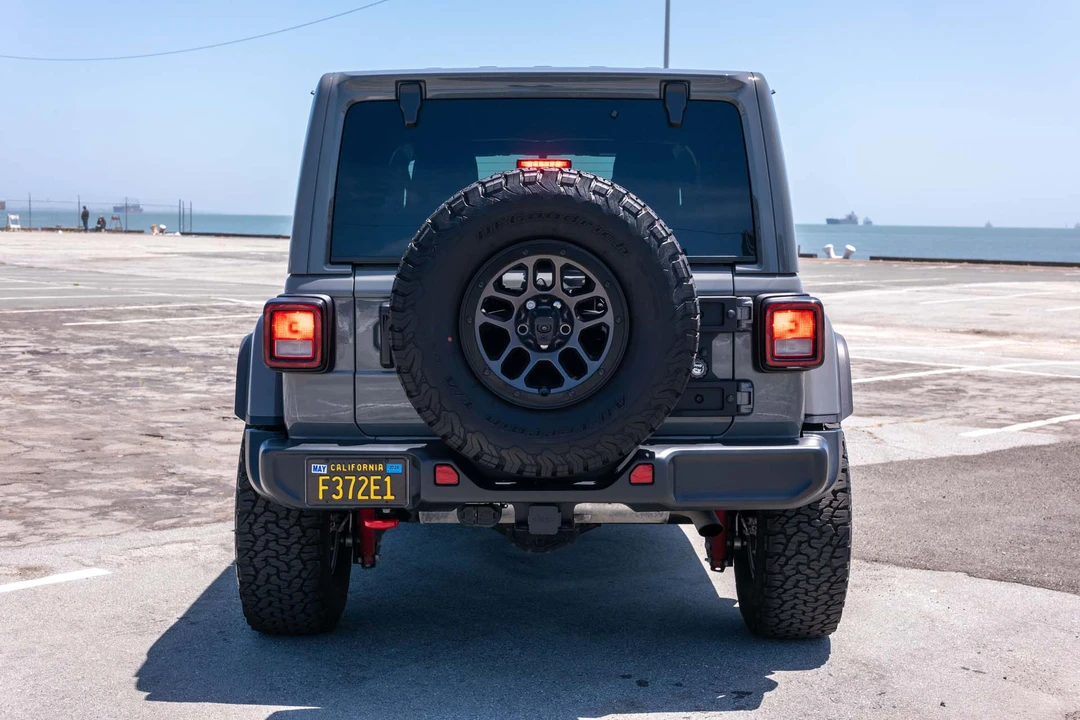 2023 Jeep JL Wrangler - Image 19 of 31