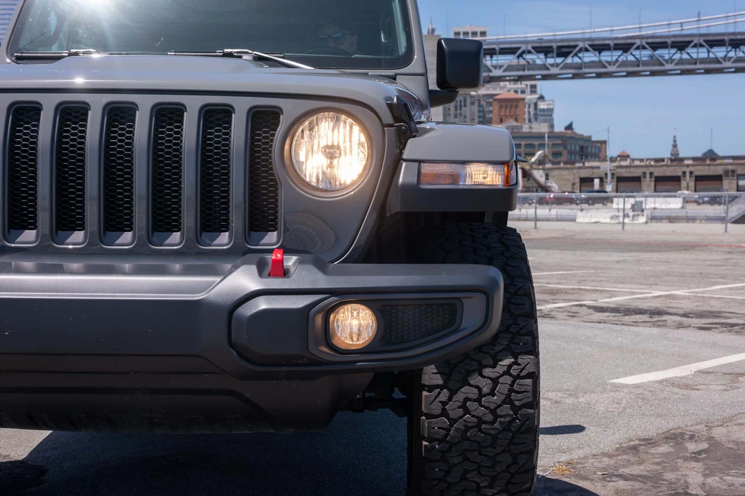 2023 Jeep JL Wrangler - Image 23 of 31