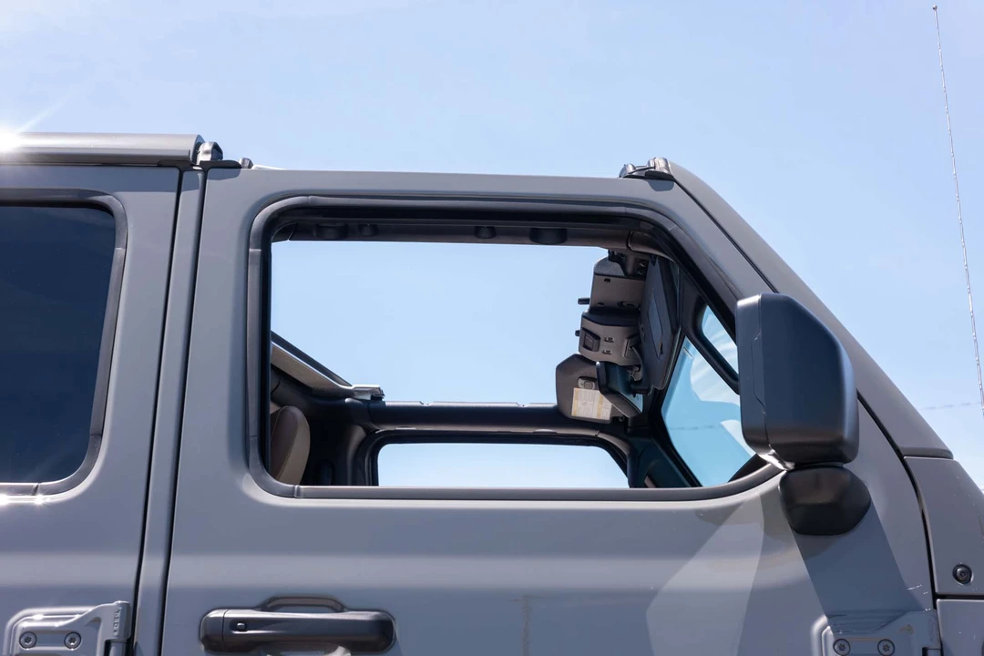 2023 Jeep JL Wrangler - Image 28 of 31