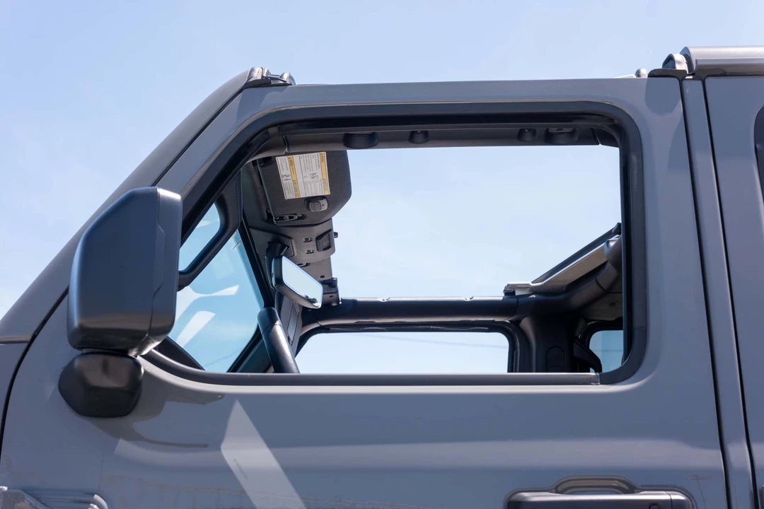 2023 Jeep JL Wrangler - Image 29 of 31