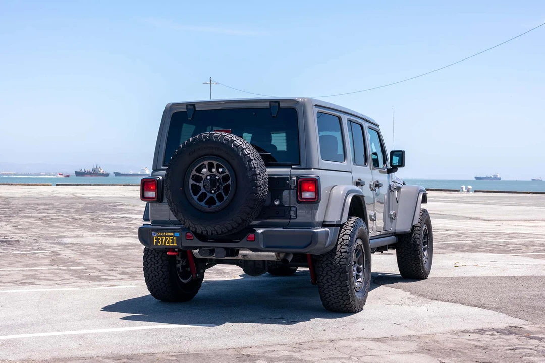 2023 Jeep JL Wrangler - Image 5 of 31