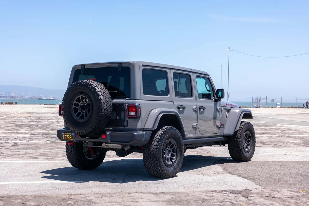 2023 Jeep JL Wrangler - Image 6 of 31