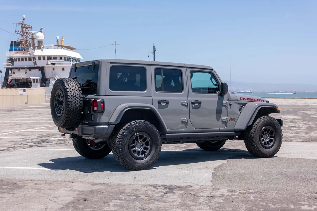 2023 Jeep JL Wrangler - Image 7 of 31