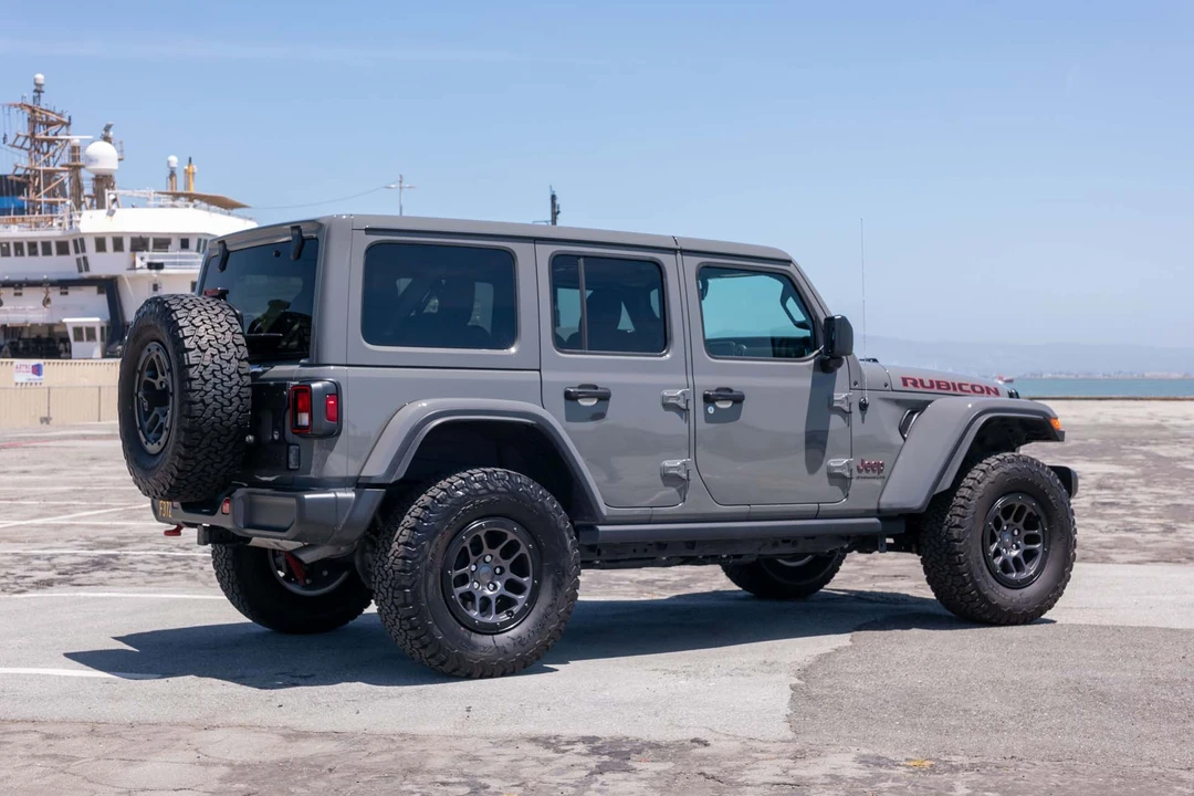 2023 Jeep JL Wrangler - Image 8 of 31