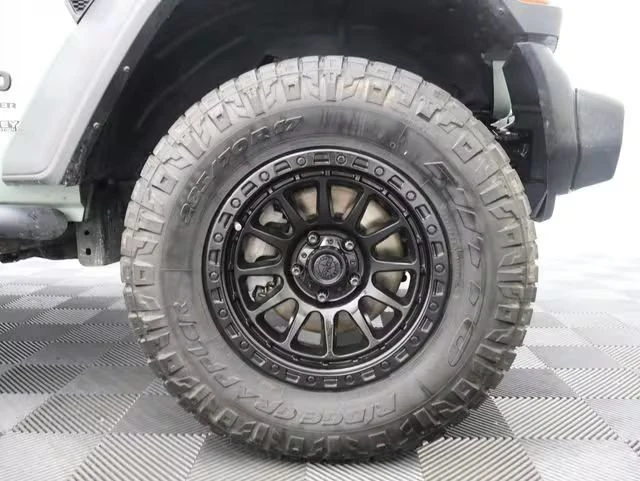 2023 Jeep JL Wrangler - Image 4 of 11