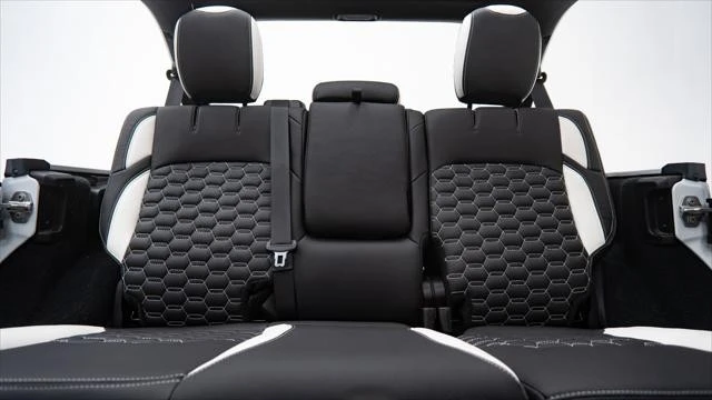 2023 Jeep JL Wrangler - Image 19 of 21