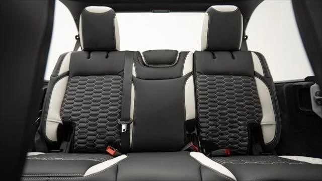 2023 Jeep JL Wrangler - Image 20 of 21