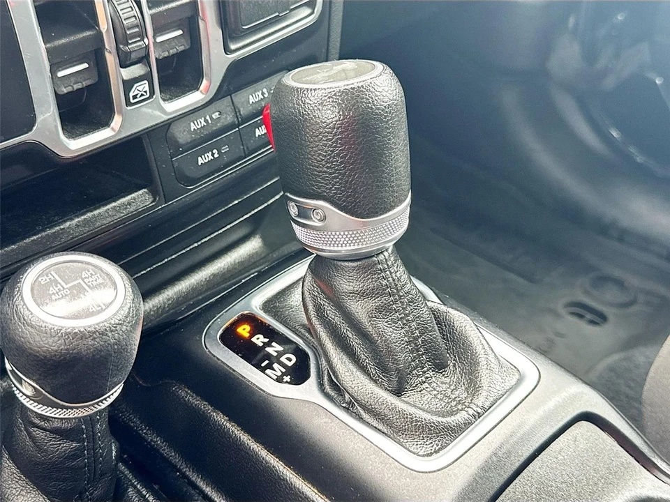 2023 Jeep JL Wrangler - Image 15 of 21