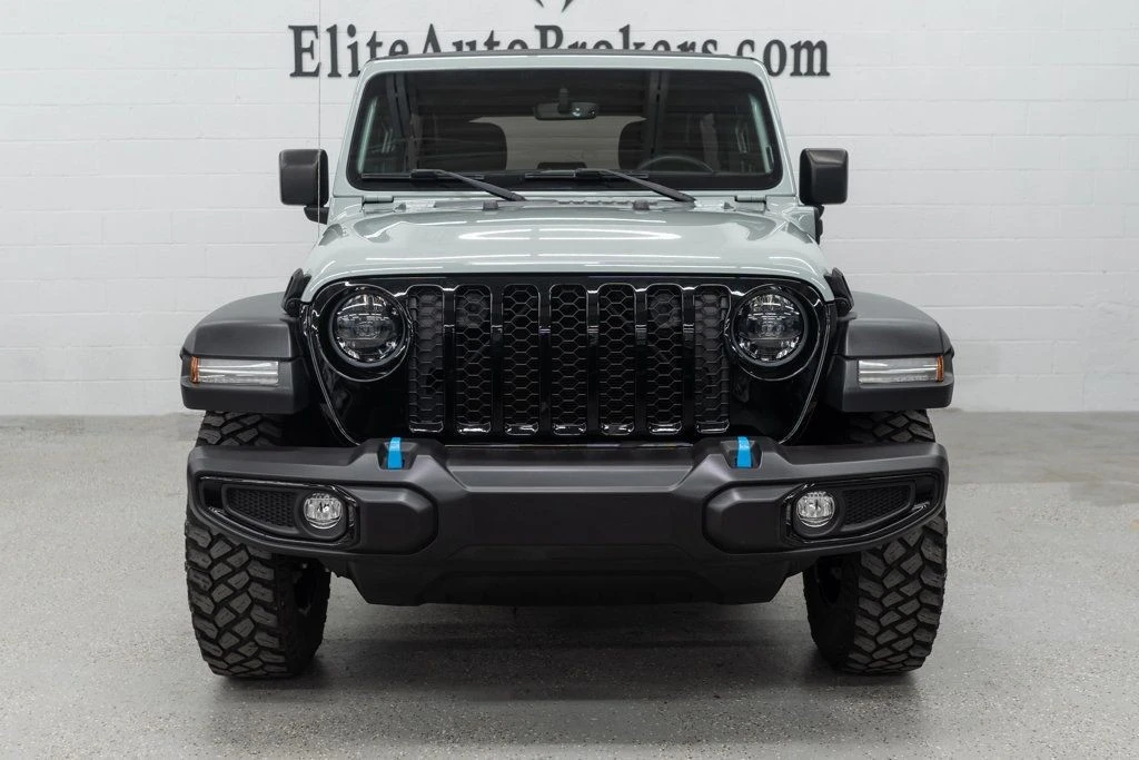 2023 Jeep JL Wrangler - Image 3 of 12