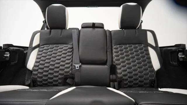 2023 Jeep JL Wrangler - Image 20 of 21