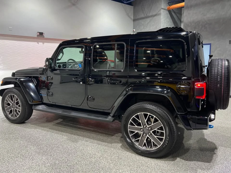 2023 Jeep JL Wrangler - Image 2 of 13