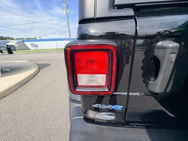 2023 Jeep JL Wrangler - Image 16 of 20