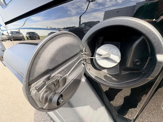 2023 Jeep JL Wrangler - Image 19 of 20