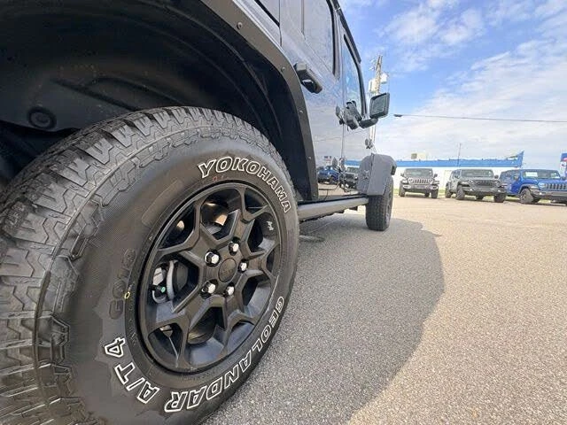 2023 Jeep JL Wrangler - Image 10 of 20