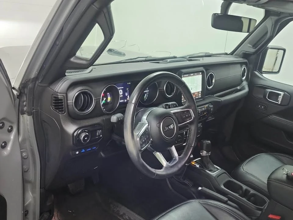 2023 Jeep JL Wrangler - Image 4 of 5