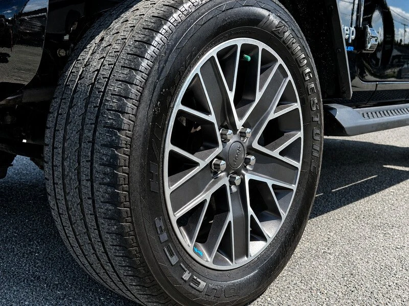 2023 Jeep JL Wrangler - Image 11 of 20