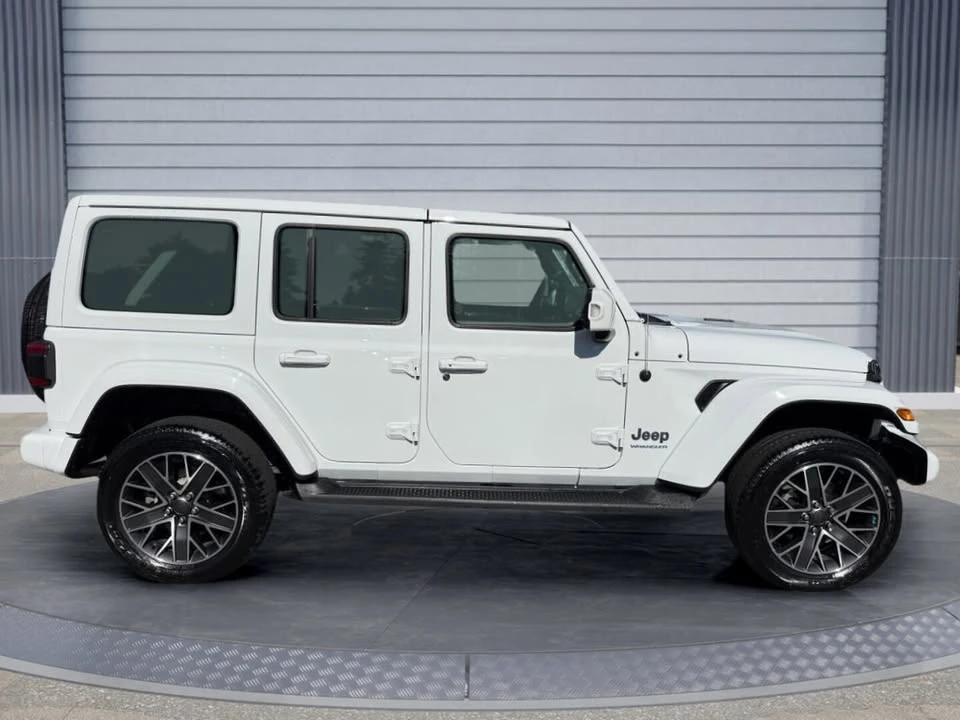 2023 Jeep JL Wrangler - Image 6 of 10