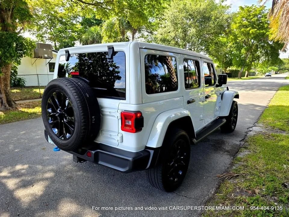 2023 Jeep JL Wrangler - Image 17 of 20